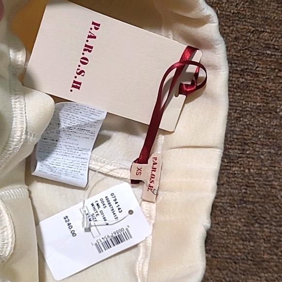 Saks Fifth Avenue P.A.R.O.S.H soft shorts size XS NWT - Picture 4 of 6